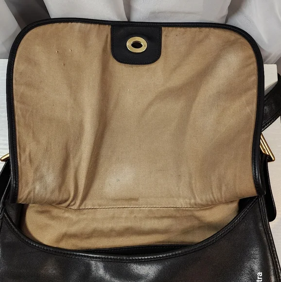 Vintage Coach Legacy Crescent #9718 - Picture 14 of 17